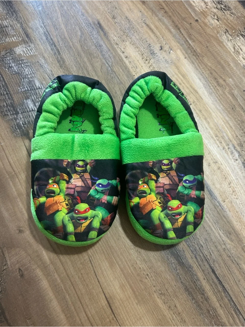 10 Pairs of shoes 9c-12c